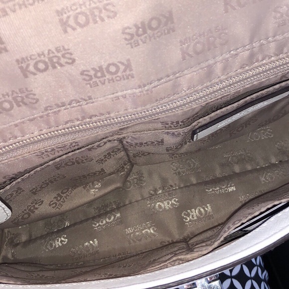 Michael Kors “Callie” white leather purse - Picture 5 of 7